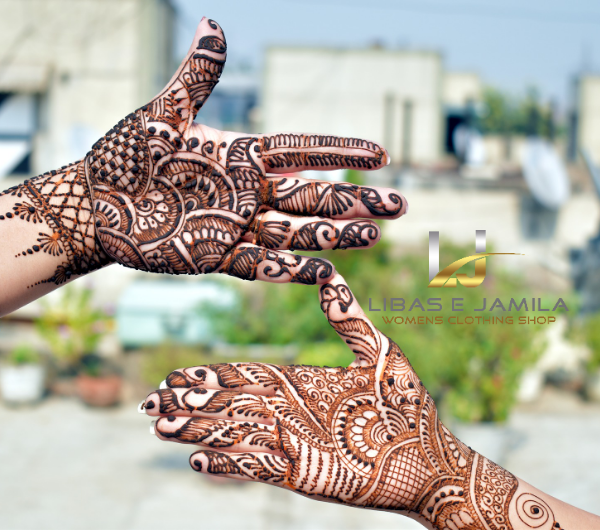 Thick-and-traditional-mehndi-design-simple