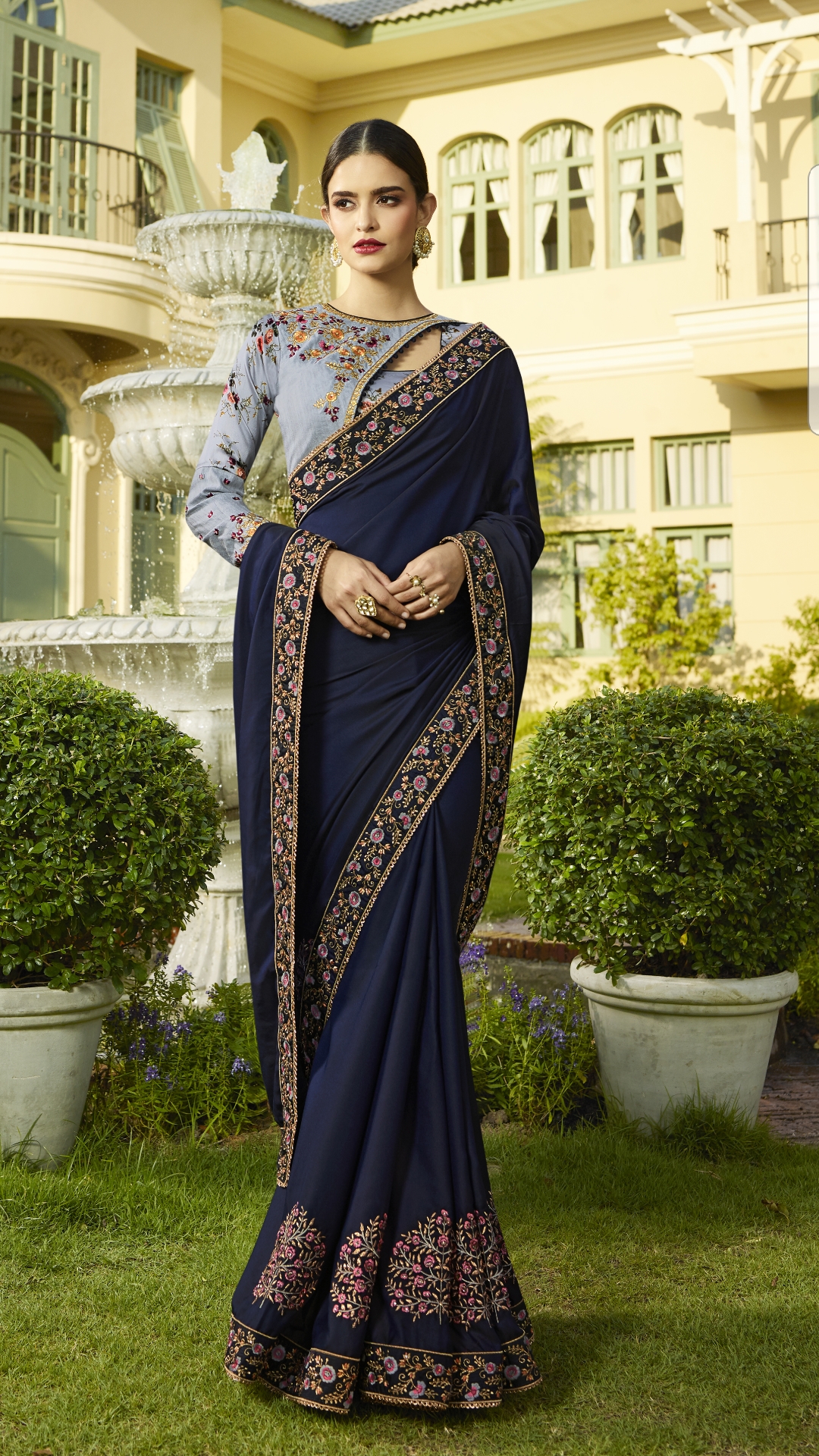 Indian Woman Traditional Saree Dress. Face Swap ID:349992